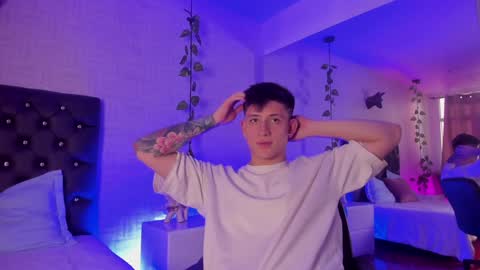 Annie  Alex online show from 12/08/24, 01:25