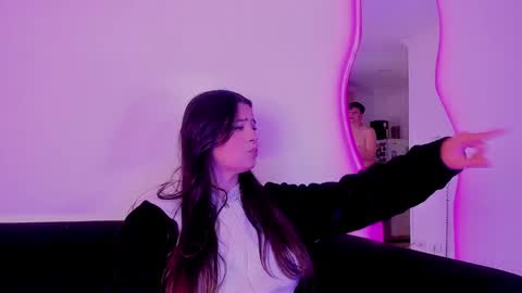 Annie  Alex online show from 03/04/25, 03:15