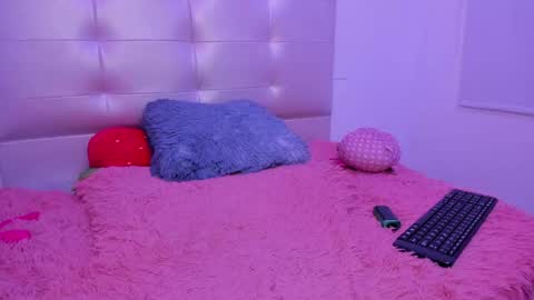 Annie Evans  online show from 02/07/25, 08:20