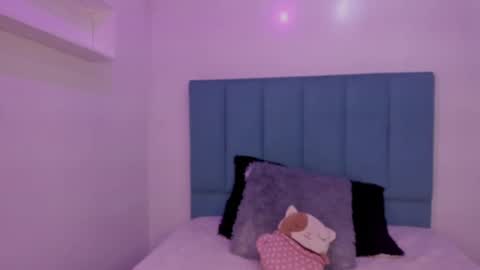 Annie Evans  online show from 10/06/25, 02:25