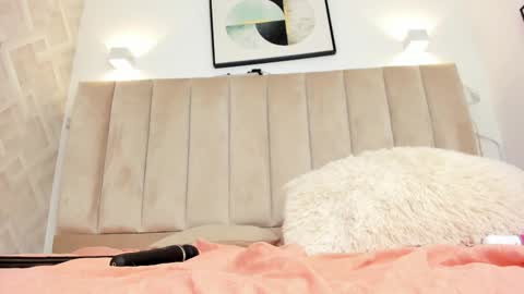 Annie Queen online show from 02/15/26, 08:24