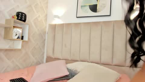 Snapshot of anniie_queen chatting on 04/09/26, 02:22 Annie Queen online show from 04/09/26, 02:22