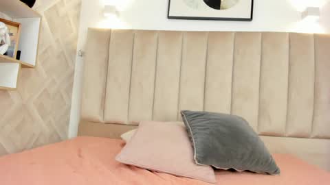 Snapshot of anniie_queen chatting on 04/12/26, 02:27 Annie Queen online show from 04/12/26, 02:27