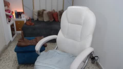 anna online show from 01/09/25, 06:57