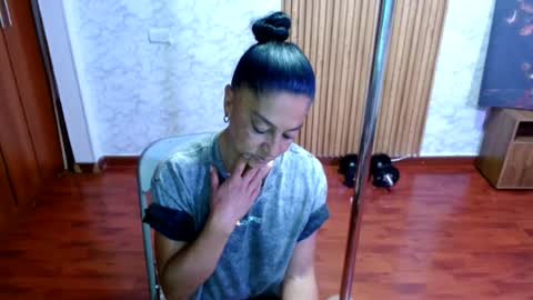 Snapshot of annita_muscle chatting on 07/14/26, 08:25 Annita online show from 07/14/26, 08:25