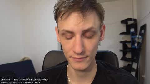 Snapshot of annonimsick chatting on 11/15/25, 06:15 online show from 11/15/25, 06:15