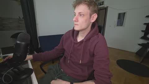 Snapshot of annonimsick chatting on 11/21/25, 02:05 online show from 11/21/25, 02:05