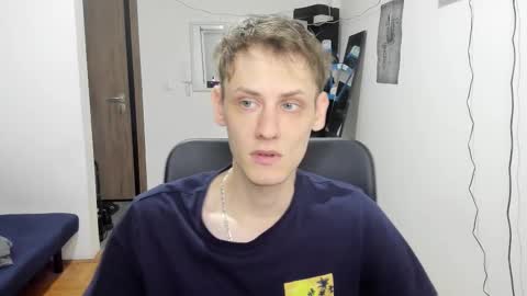 Snapshot of annonimsick chatting on 11/23/25, 05:46 online show from 11/23/25, 05:46