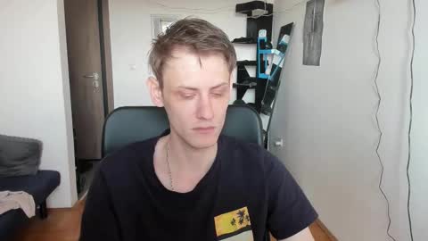 Snapshot of annonimsick chatting on 11/24/25, 09:42 online show from 11/24/25, 09:42