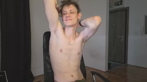 Snapshot of annonimsick chatting on 12/04/25, 12:58 online show from 12/04/25, 12:58