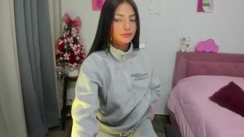 SOFIA INDEPENDENT MODEL online show from 12/02/24, 05:59