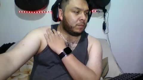 lion kennedy independent model moderator online show from 10/27/25, 03:32