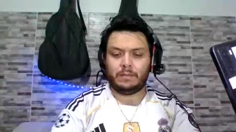 lion kennedy independent model moderator online show from 02/25/26, 05:44