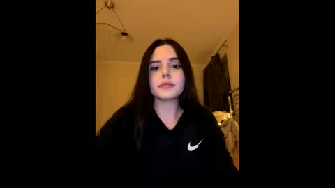 Snapshot of annuttaa chatting on 12/21/25, 06:15 pushcase online show from 12/21/25, 06:15