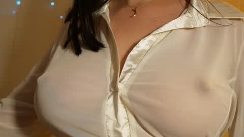 Snapshot of anny_dee chatting on 12/20/25, 04:08 Anny online show from 12/20/25, 04:08