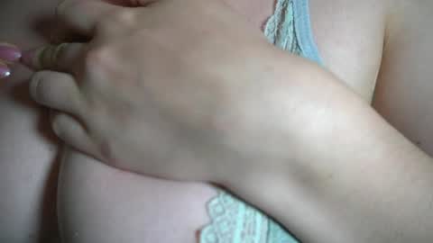 Snapshot of anny_dee chatting on 04/16/26, 05:52 Anny online show from 04/16/26, 05:52