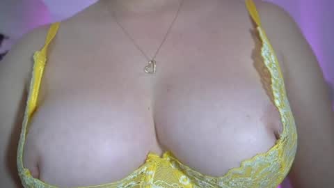 Snapshot of anny_dee chatting on 04/23/26, 04:46 Anny online show from 04/23/26, 04:46