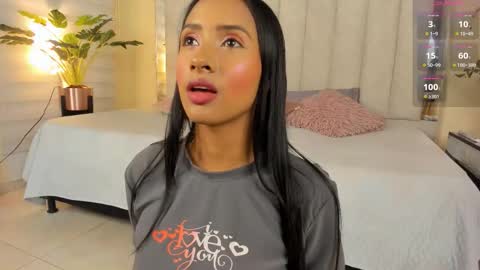 Snapshot of anny_kiut chatting on 03/20/26, 11:48 ANNY online show from 03/20/26, 11:48