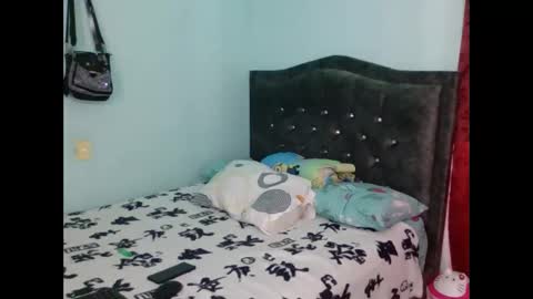 Snapshot of anny_lucia21 chatting on 04/21/26, 07:06 anny_lucia21 online show from 04/21/26, 07:06