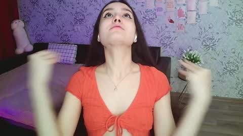 Snapshot of anny_shine chatting on 12/13/24, 01:59 Annie online show from 12/13/24, 01:59