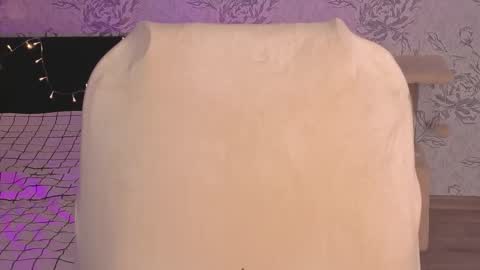 Snapshot of anny_shine chatting on 03/25/26, 09:04 Annie online show from 03/25/26, 09:04