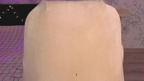 Snapshot of anny_shine chatting on 03/27/26, 08:26 Annie online show from 03/27/26, 08:26