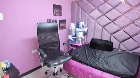 Anny online show from 12/16/24, 04:16