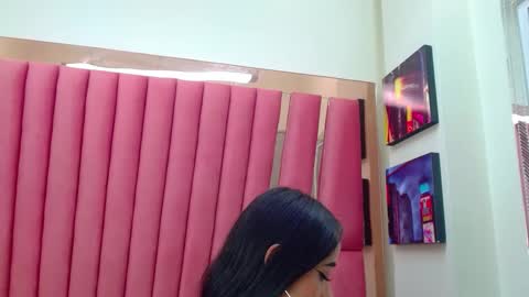 Anny online show from 01/29/25, 01:07