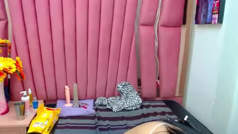 Anny online show from 02/04/25, 04:08