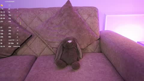 Ana online show from 03/25/26, 12:00