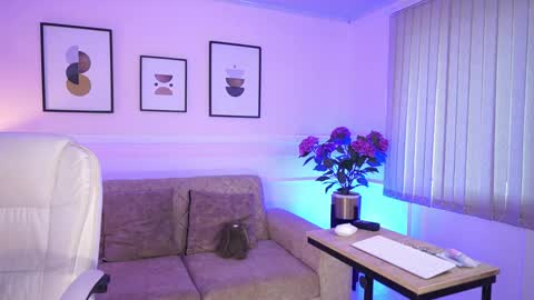 Ana online show from 05/22/26, 11:49