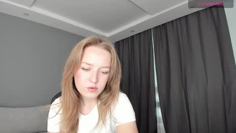 Snapshot of annyfourse chatting on 12/20/24, 08:49 AnnyFourse online show from 12/20/24, 08:49
