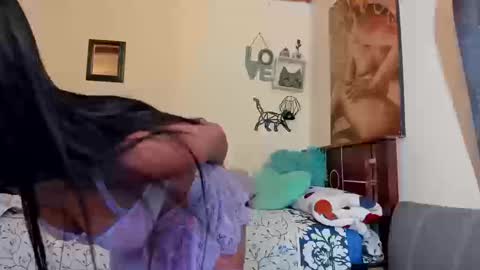 Snapshot of annyluna1 chatting on 03/18/26, 09:07 Annyluna online show from 03/18/26, 09:07