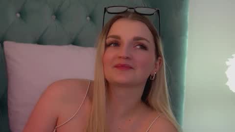 annyraii online show from 02/03/26, 06:40