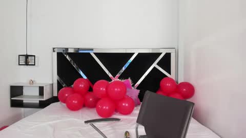 Anny online show from 02/20/25, 07:52