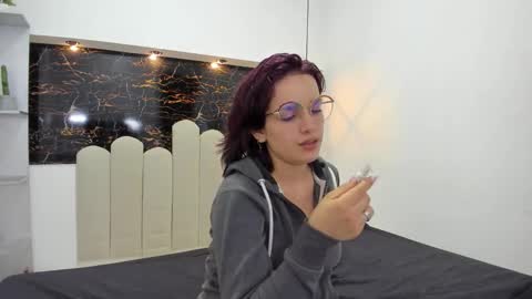 Anny online show from 10/21/25, 01:39