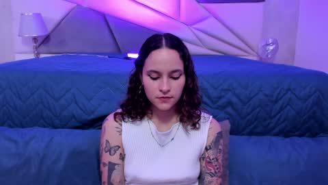 Snapshot of annythomsonn chatting on 01/06/25, 12:16 AnnyT online show from 01/06/25, 12:16