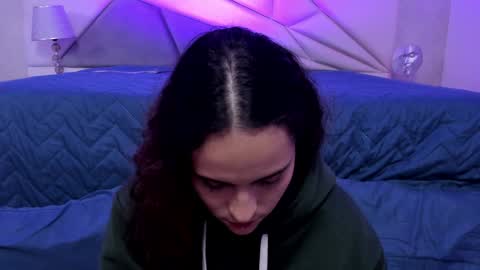 Snapshot of annythomsonn chatting on 01/08/25, 12:17 AnnyT online show from 01/08/25, 12:17