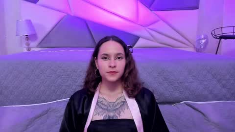 Snapshot of annythomsonn chatting on 01/12/25, 01:42 AnnyT online show from 01/12/25, 01:42