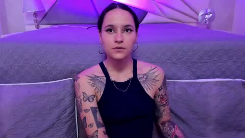 Snapshot of annythomsonn chatting on 01/16/25, 01:16 AnnyT online show from 01/16/25, 01:16