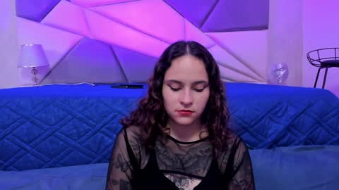 Snapshot of annythomsonn chatting on 01/22/25, 01:20 AnnyT online show from 01/22/25, 01:20