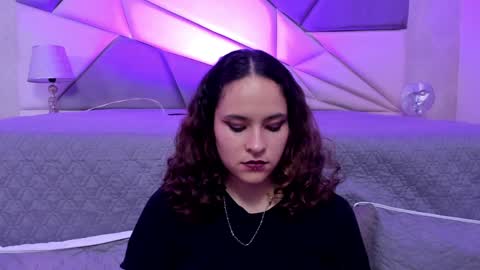 Snapshot of annythomsonn chatting on 02/08/25, 01:32 AnnyT online show from 02/08/25, 01:32