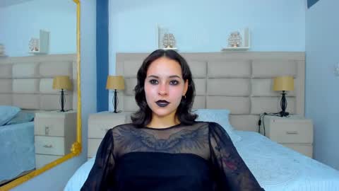 Snapshot of annythomsonn chatting on 09/12/25, 09:37 AnnyT online show from 09/12/25, 09:37