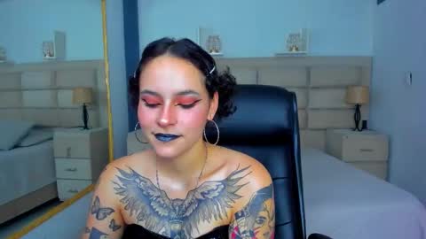 Snapshot of annythomsonn chatting on 09/24/25, 09:29 AnnyT online show from 09/24/25, 09:29