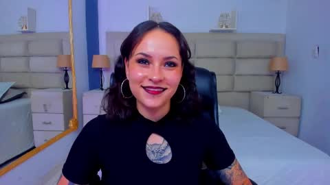 Snapshot of annythomsonn chatting on 11/07/25, 09:26 AnnyT online show from 11/07/25, 09:26