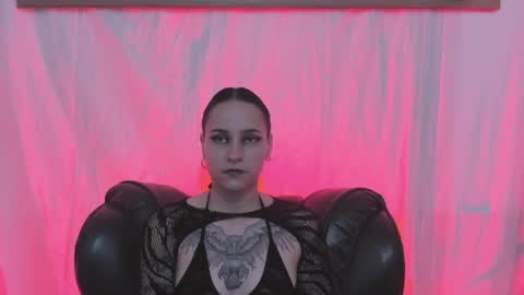Snapshot of annythomsonn chatting on 04/28/26, 10:04 AnnyT online show from 04/28/26, 10:04