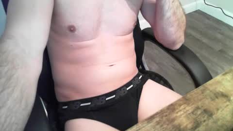 Snapshot of ano394556 chatting on 12/17/25, 05:41 Anonymus394556 online show from 12/17/25, 05:41