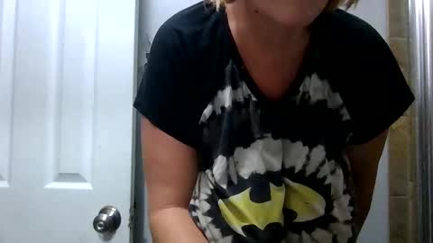 Snapshot of anonolawless chatting on 04/15/26, 02:18 anonolawless online show from 04/15/26, 02:18