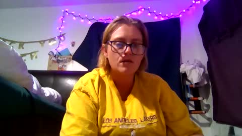 Snapshot of anonolawless chatting on 04/22/26, 01:19 anonolawless online show from 04/22/26, 01:19