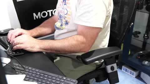 D online show from 10/03/25, 01:08